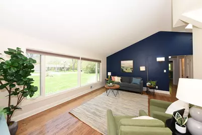 10232 N Greenview Dr, Mequon, WI 53092 - Photo 13