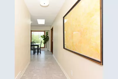 10232 N Greenview Dr, Mequon, WI 53092 - Photo 5