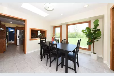 10232 N Greenview Dr, Mequon, WI 53092 - Photo 7
