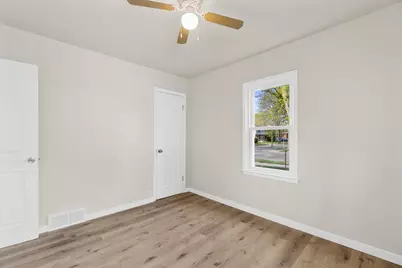 4430 W Glendale Ave, Milwaukee, WI 53218 - Photo 7