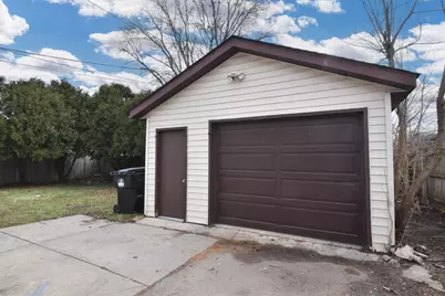 3209  Charles St, Racine, WI 53402 - Photo 39