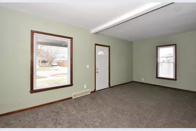 3209  Charles St, Racine, WI 53402 - Photo 5