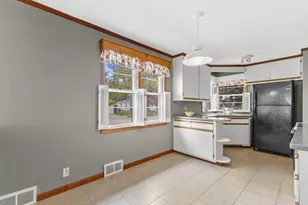 2821 Green St, Racine, WI 53402 - Photo 7
