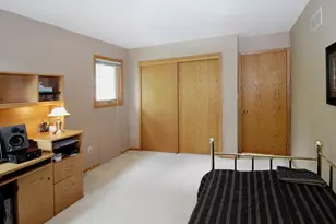 9432 W Stanford Ct, Mequon, WI 53097 - Photo 17