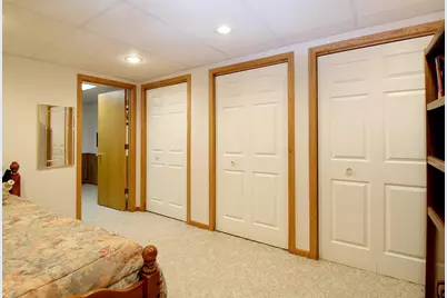 9432 W Stanford Ct, Mequon, WI 53097 - Photo 23