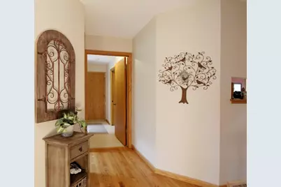 9432 W Stanford Ct, Mequon, WI 53097 - Photo 11