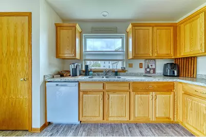 504 N 6th St, Racine, WI 53185 - Photo 9
