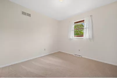 1507  Mohawk Ln, Waukesha, WI 53186 - Photo 17