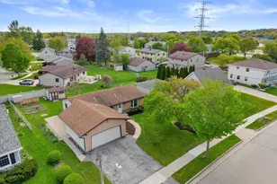 1507 Mohawk Ln, Waukesha, WI 53186 - Photo 3