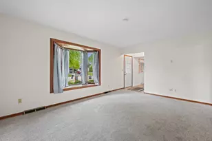 1507 Mohawk Ln, Waukesha, WI 53186 - Photo 5
