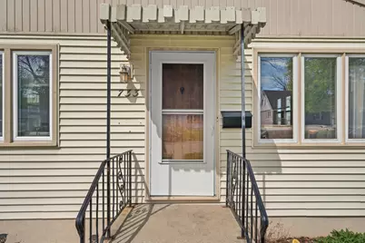 733 S 101st St, West Allis, WI 53214 - Photo 9