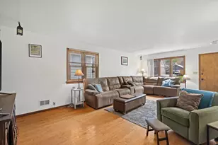 733 S 101st St, West Allis, WI 53214 - Photo 13