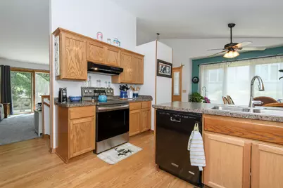 966  Bay View Cir, Mukwonago, WI 53149 - Photo 13