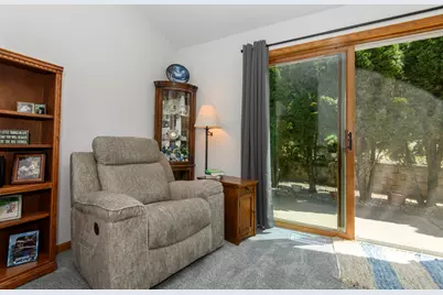 966  Bay View Cir, Mukwonago, WI 53149 - Photo 7