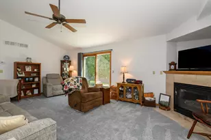 966 Bay View Cir, Mukwonago, WI 53149 - Photo 5