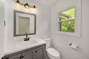 10333 N Versailles Ct, Mequon, WI 53092 - Photo 11