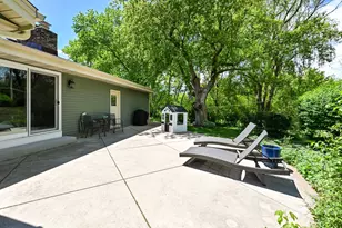 10333 N Versailles Ct, Mequon, WI 53092 - Photo 23