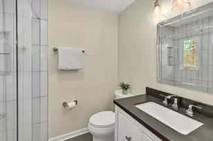10333 N Versailles Ct, Mequon, WI 53092 - Photo 13