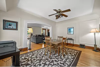 2016 E Newton Ave #2018, Shorewood, WI 53211 - Photo 9