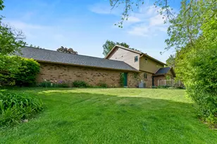 921 W Green Tree Rd, River Hills, WI 53217 - Photo 55