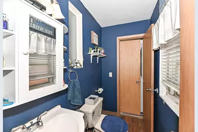 4131 N 93rd St, Wauwatosa, WI 53222 - Photo 17