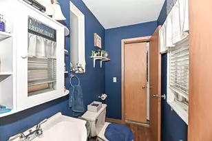 4131 N 93rd St, Wauwatosa, WI 53222 - Photo 17