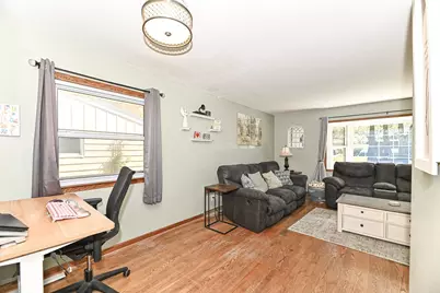 4131 N 93rd St, Wauwatosa, WI 53222 - Photo 7
