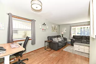 4131 N 93rd St, Wauwatosa, WI 53222 - Photo 7
