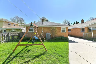 4131 N 93rd St, Wauwatosa, WI 53222 - Photo 27