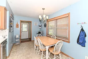 4131 N 93rd St, Wauwatosa, WI 53222 - Photo 9