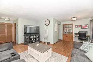 4131 N 93rd St, Wauwatosa, WI 53222 - Photo 5
