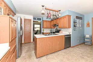 4131 N 93rd St, Wauwatosa, WI 53222 - Photo 11