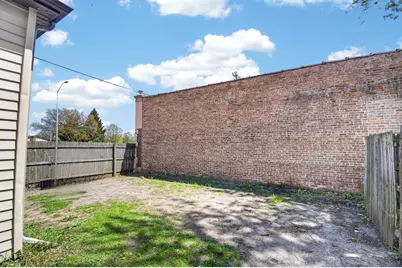 901  Grove Ave, Racine, WI 53405 - Photo 29