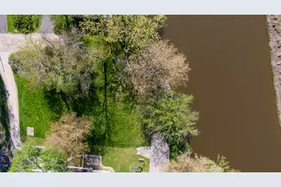 325 W Park St, Silver Lake, WI 53170 - Photo 3