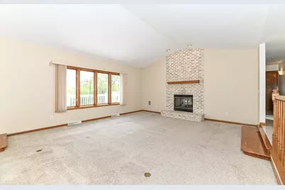 12405 W North Ln, New Berlin, WI 53151 - Photo 7