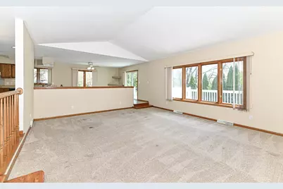 12405 W North Ln, New Berlin, WI 53151 - Photo 5