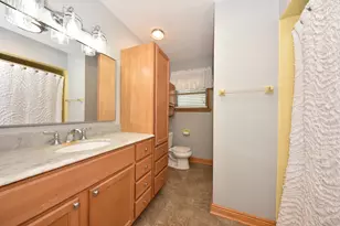 2964 S 104th St, West Allis, WI 53227 - Photo 9