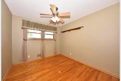 2964 S 104th St, West Allis, WI 53227 - Photo 25