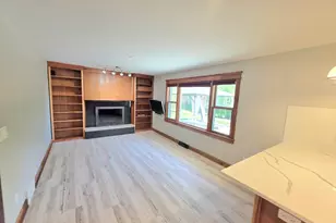 2532 S Seymour Pl, West Allis, WI 53227 - Photo 17