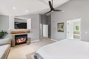 N23W28221 Beach Park Cir, Delafield, WI 53072 - Photo 15