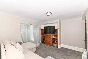 2445 S 62nd St, West Allis, WI 53219 - Photo 15