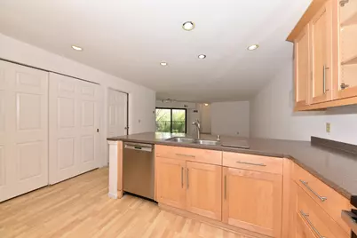 1600 W Green Tree Rd #225, Glendale, WI 53209 - Photo 5