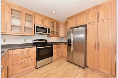 1600 W Green Tree Rd #225, Glendale, WI 53209 - Photo 3