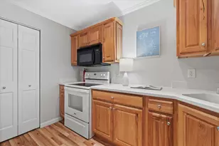 303 E Henry Clay St, Whitefish Bay, WI 53217 - Photo 3