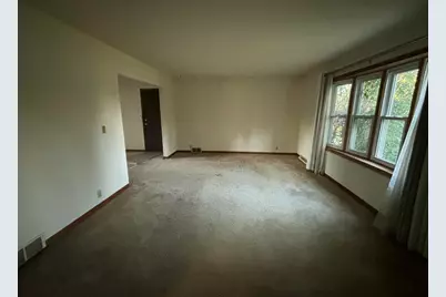 711 E Jonquil Ct, Beloit, WI 53511 - Photo 5