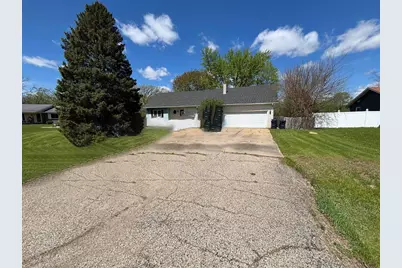 711 E Jonquil Ct, Beloit, WI 53511 - Photo 1