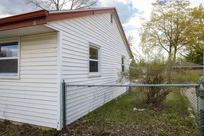 5874 S Marilyn St, Milwaukee, WI 53221 - Photo 27