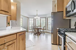 19190 Stonehedge Dr, Brookfield, WI 53045 - Photo 9