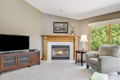 19190  Stonehedge Dr #B, Brookfield, WI 53045 - Photo 5