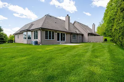 19190  Stonehedge Dr #B, Brookfield, WI 53045 - Photo 21